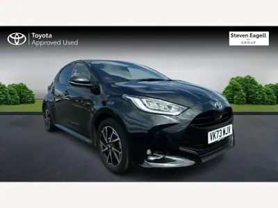 Second-hand Toyota Yaris Hybrid Design 2023 Negru Hatchback