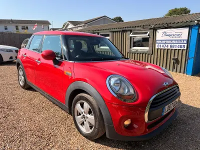 Used Mini ONE Hatch 102 HP (75 kW) 2017 Red Hatchback
