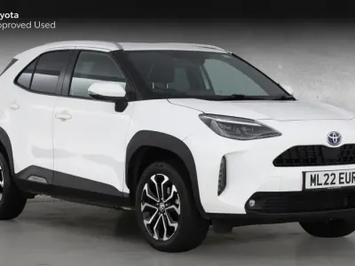 Second-hand Toyota Yaris Hybrid Design 116 CP (85 kW) 2022 Alb