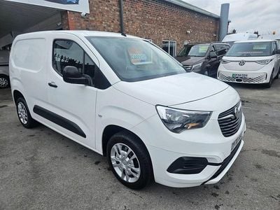 Used Vauxhall Combo Sportive 100 HP (73 kW) 2020 White MPV