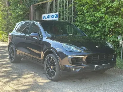 Używany Porsche Cayenne Platinum Edition 262 KM (192 kW) 2017 Czarny SUV