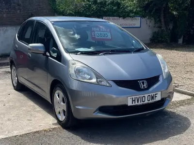 Used Honda Jazz ES 100 HP (73 kW) 2010 Silver Hatchback