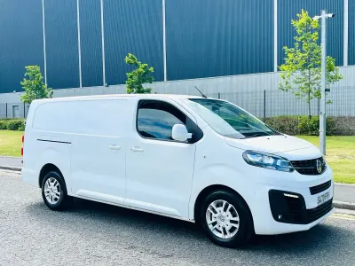 Used Vauxhall Vivaro Sportive 120 HP (88 kW) 2020 White MPV