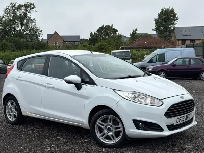 Used Ford Fiesta Zetec 125 HP (91 kW) 2013 White Hatchback