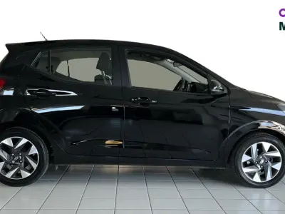Used Hyundai i10 Advanced 63 HP (46 kW) 2025 Black Hatchback