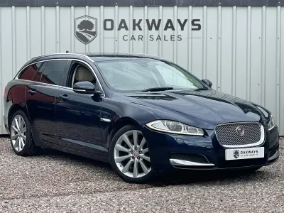 Used Jaguar XF Sportbrake Portfolio 200 HP (147 kW) 2015 Blue Estate