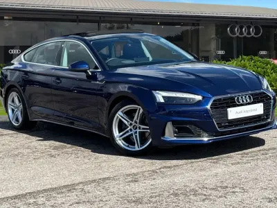 Używany Audi A5 Sport 150 KM (110 kW) 2024 Niebieski Hatchback