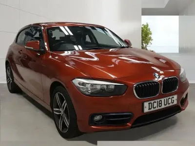 Begagnad BMW 120 Sport Line 184 HK (135 kW) 2018 Orange Halvkombi