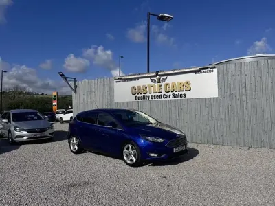 Used Ford Focus Titanium 120 HP (88 kW) 2015 Blue Hatchback