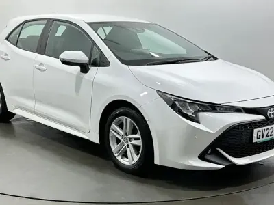 Used Toyota Corolla 122 HP (89 kW) 2022 White Hatchback