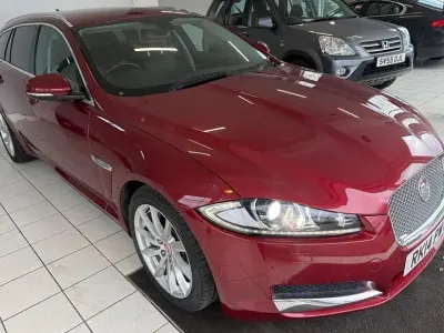Used Jaguar XF Sportbrake Premium Luxury 200 HP (147 kW) 2014 Red Estate