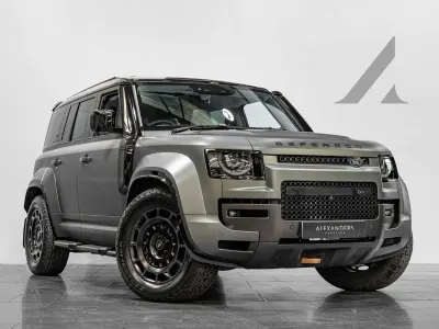 Używany Land Rover Defender 626 KM (460 kW) 2025 Zielony SUV