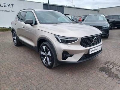 Usado Volvo XC40 Ultimate 194 HP (142 kW) 2024 Cinzento SUV
