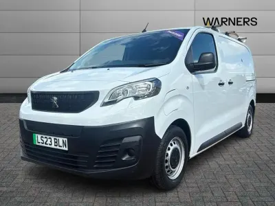 Gebraucht Peugeot e-Expert 98 kW (134 PS) 2023 Weiß Van