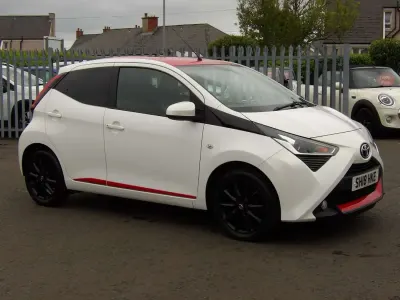 Used Toyota Aygo x-press 2018 White Hatchback
