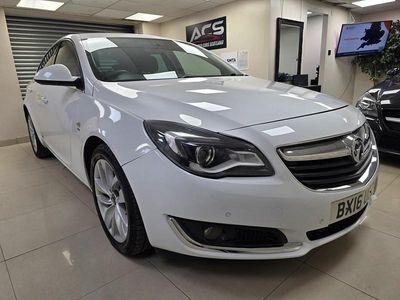 Second-hand Vauxhall Insignia SRi 163 CP (119 kW) 2016 Alb Hatchback
