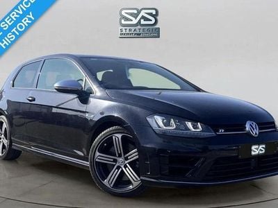 Begagnad VW Golf VII R 310 HK (228 kW) 2016 Svart Halvkombi