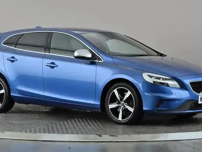 Used Volvo V40 R-Design 152 HP (111 kW) 2019 Blue Hatchback