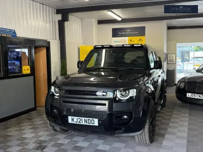 Used Land Rover Defender HSE 296 HP (217 kW) 2021 Grey SUV