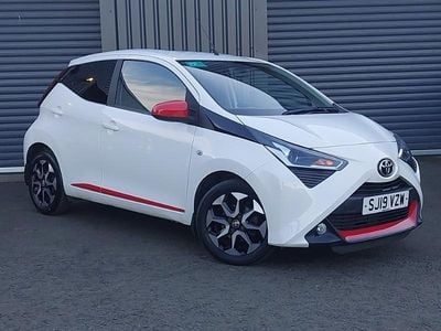 Begagnad Toyota Aygo Trend 72 HK (52 kW) 2019 Vit Halvkombi