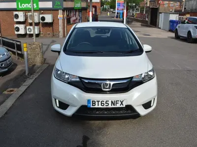Used Honda Jazz SE 2015 White Hatchback