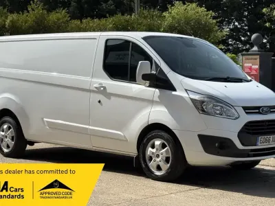 Used Ford Transit Custom Limited 130 HP (95 kW) 2016 White Van