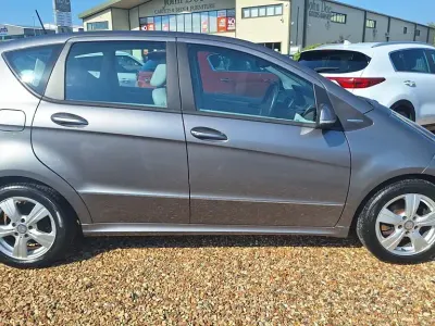 Used Mercedes A160 Avantgarde 95 HP (69 kW) 2011 Grey Hatchback