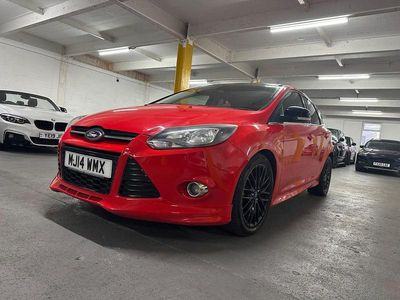 Used Ford Focus Zetec 163 HP (119 kW) 2014 Red Hatchback