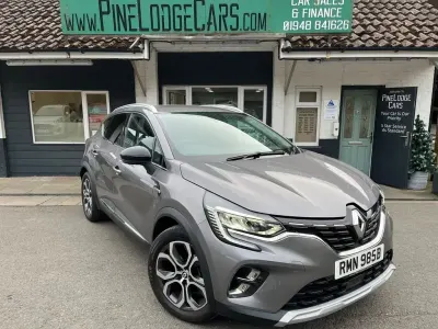 Second-hand Renault Captur Techno 145 CP (106 kW) 2023 Gri SUV