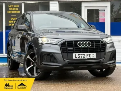 Używany Audi Q7 Black Edition 340 KM (250 kW) 2022 Szary SUV