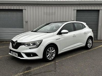Used Renault Mégane IV Dynamique 110 HP (80 kW) 2017 White Hatchback