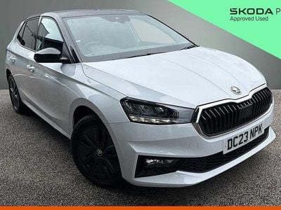 Used Skoda Fabia Colour Edition 70 HP (51 kW) 2023 Moon white metallic body / black magic pearl effect roof Hatchback