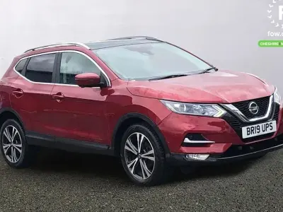 Used Nissan Qashqai N-Connecta 160 HP (117 kW) 2019 Red SUV