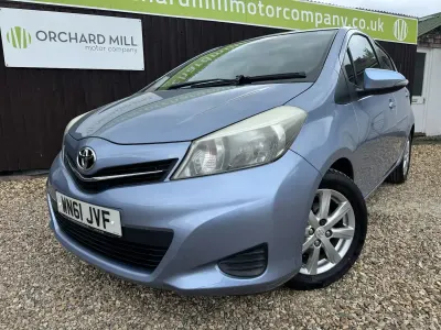 Used Toyota Yaris 2011 Blue Hatchback