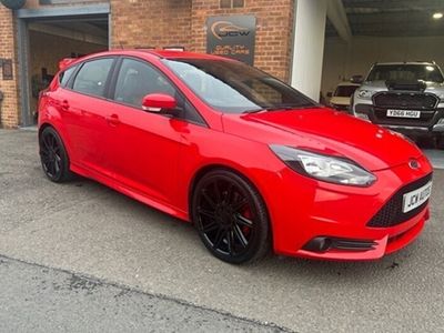 used Ford Focus 2.0L ST 2 5d 247 BHP