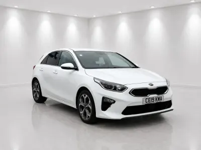 Used Kia Ceed 118 HP (86 kW) 2019 White Hatchback