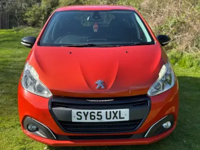 Used Peugeot 208 Allure 82 HP (60 kW) 2015 Orange Hatchback
