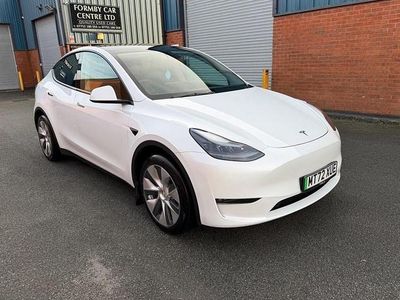 White Used 2022 Tesla Model Y Long Range AWD SUV | £20,800 (Fair price)