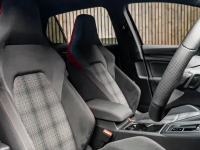 Begagnad VW Golf VIII GTI 2022 Svart Halvkombi
