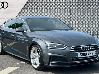 Usado Audi A5 Sportback S-Line 190 HP (139 kW) 2019 Cinzento Citadino