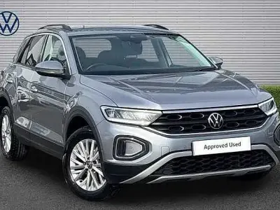 Usado VW T-Roc Life 110 HP (80 kW) 2023 Prateado SUV