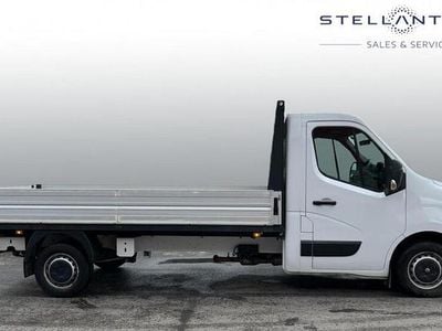 Used Renault Master Business 145 HP (106 kW) 2023 White MPV