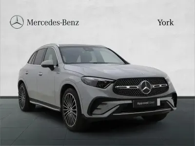 Begagnad Mercedes GLC300 AMG Line Premium Plus 265 HK (194 kW) 2025 Grå SUV