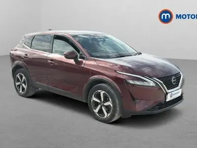 Used Nissan Qashqai N-Connecta 140 HP (102 kW) 2023 Red SUV