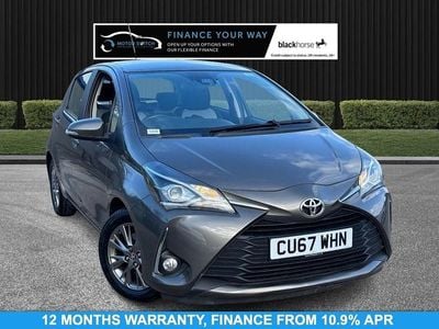 Used Toyota Yaris 111 HP (81 kW) 2017 Bronze Hatchback