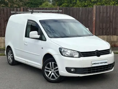 Käytetty VW Caddy 102 HP (75 kW) 2011 Valkoinen Tila-auto