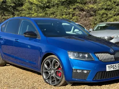 Usado Skoda Octavia vRS 2015 Azul Familiar