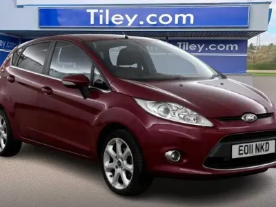Used Ford Fiesta Zetec 96 HP (70 kW) 2011 Red Hatchback