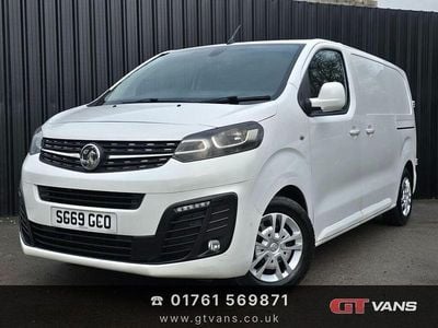 Used Vauxhall Vivaro Sportive 120 HP (88 kW) 2019 White MPV