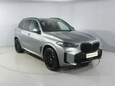 Usado BMW X5 M Sport 482 HP (354 kW) 2026 Cinzento SUV